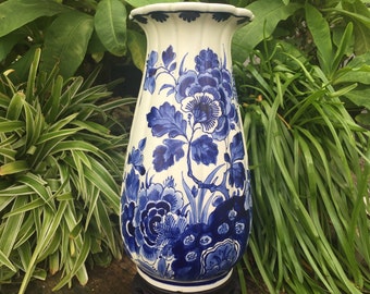 1922 Royal Delft Vase Delfts Blauw Vaas Chinois Floral Jar 花王 Kaou Pieon Peony Blossom Ribbed Jug Urn Porceleyne Fles Netherlands *Free SH