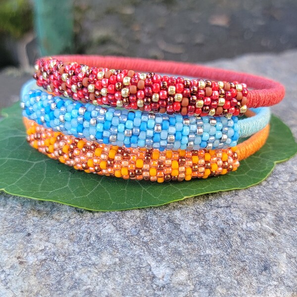 Bracelets jonc, tissage de perles