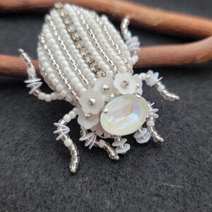 Broche Fantaisie Scarabée Rose Avec Strass - Doré, En Alliage Métallique - Sans Marque