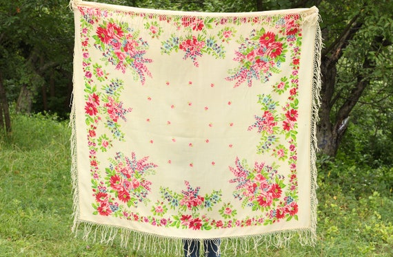 Beige floral shawl Old natural shawl Vintage white