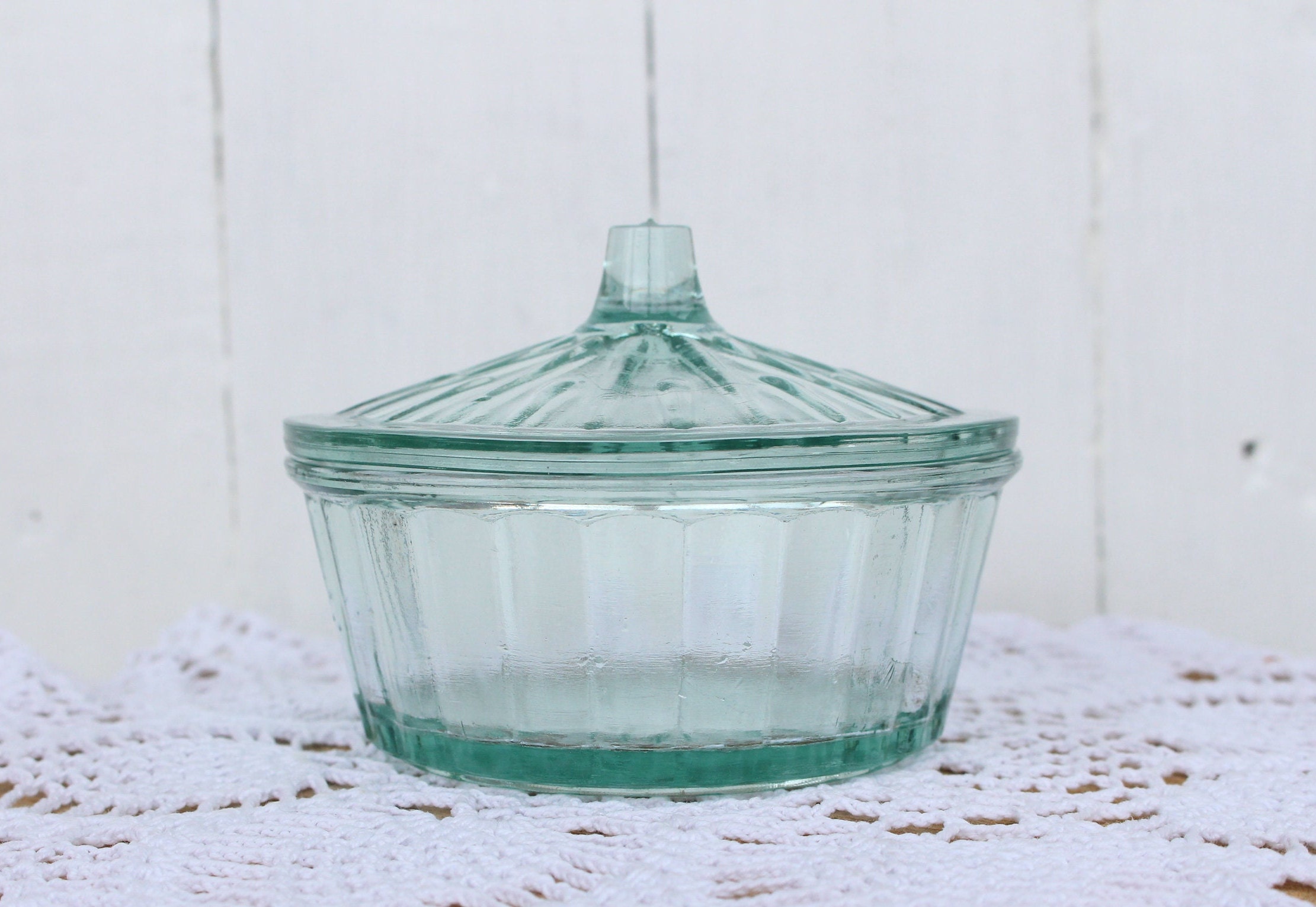 Vintage Zuckerdose Klares Glas Blau Glas Zuckerdose mit Deckel Art Deco Stil Alte Bonbon Schüssel Glas Schüssel facettiert Glas Vorratsglas
