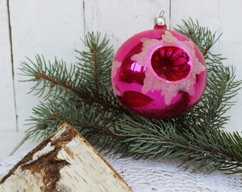 Pink ball made of glass Christmas toy Christmas decoration Antique Christmas Christmas toy Christmas gift Ornament Pink ball New year gift