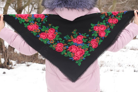 Vintage Black Russian shawl Floral Scarf Ukrainian rare shawl Babushka scarf Gypsy shawl Black Ethnic scarf Ukrainian shawl Chale russe