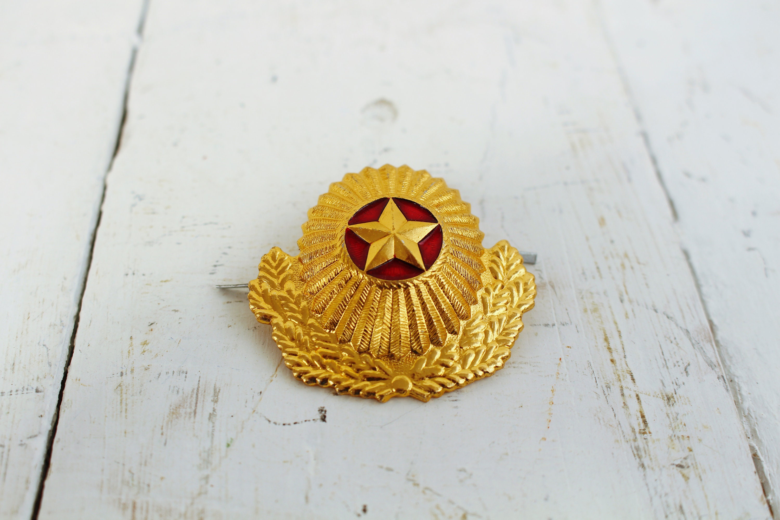 Officer's Cockade of the Armed Forces of Russia Metallic Gold 