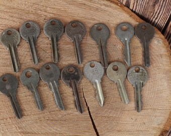 Vintage Metal keys Keys steampunk Old worn keys Aged patina keys Retro grungy keys Original rustic keys Steampunk jewelry Old patina key