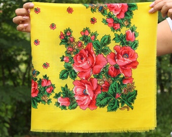 Yellow Wool shawl Scarf russian style Vintage scarf Old natural shawl Russian floral scarf Head scarf Floral shawl Ukrainian shawl