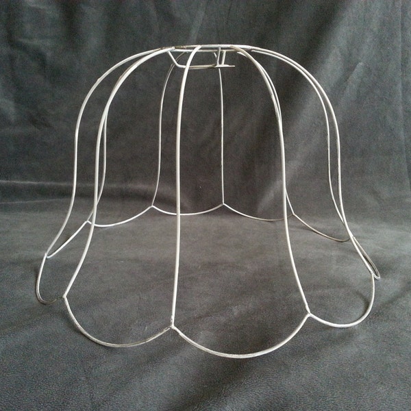 Vintage lampshade wireframe (H 26cm / Ø top 10,5cm / Ø bottom 42cm)