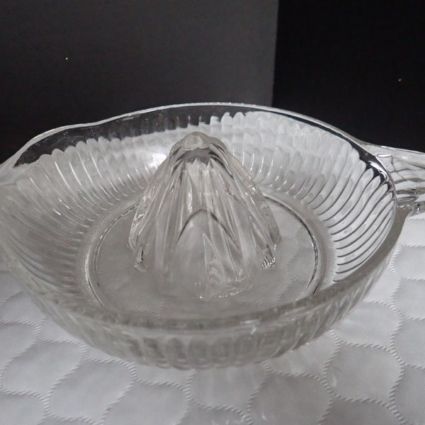 Anchor Hocking Large Clear Ribbed Depression Glass Manual Citrus Juicer Reamer