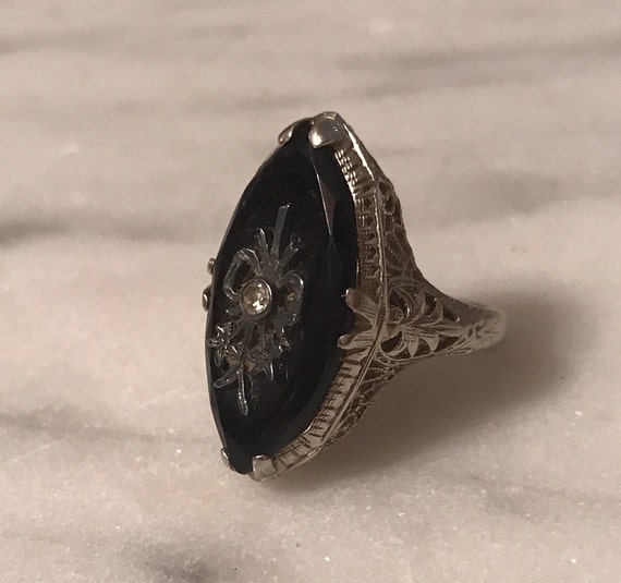 Vintage Art Deco Black Onyx And Diamond Filigree Ring In 18 Etsy Vintage Art Deco Black Onyx And Diamond Filigree Ring In 18 Etsy
