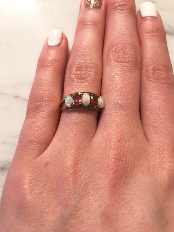 Vintage Opal and Pink Quartz Ring – 9 karat Yello… - image 5