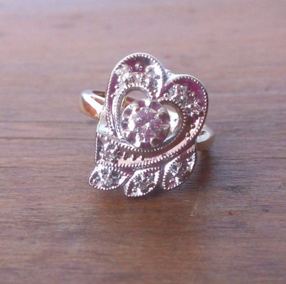 SALE!! Vintage 14 Karat Yellow Gold Heart Ring wit