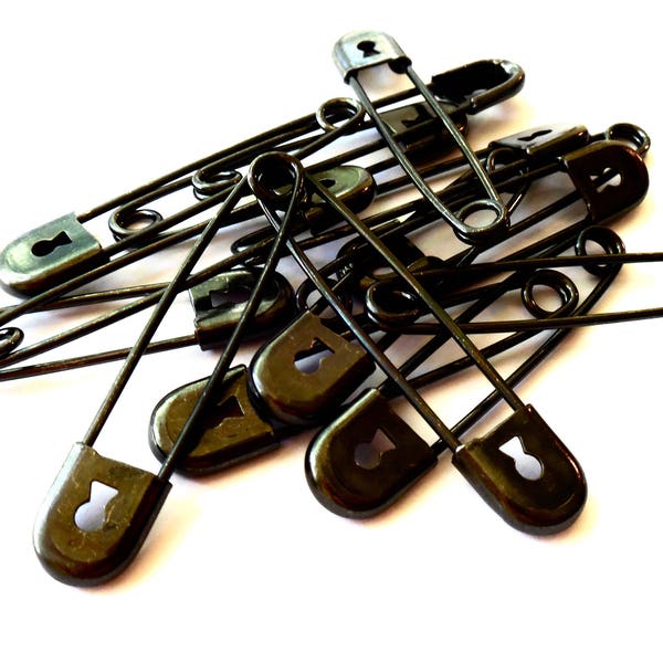 Keyhole pins-black safety pins