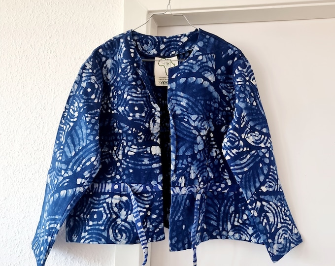 Organic cotton short jacket. Handmade luxury jacket. Authentic batik. Sustainable fashion. Boho summer jacket. African batik. Elegant top.