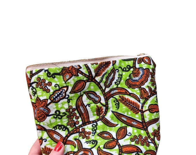 Waxprint purse. African print bag. Toiletry bag. Coin purse. Pouche for makeup. Organizer for shopper bag. Wax boho pochette. Ankara batik.
