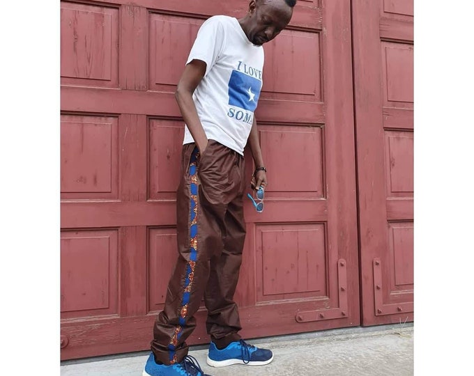 M, L. Beautiful african print trousers. Summer unisex wear. Waxprint cotton fabric. Festival outfit. Ankara fabric. Handmade in Ghana.