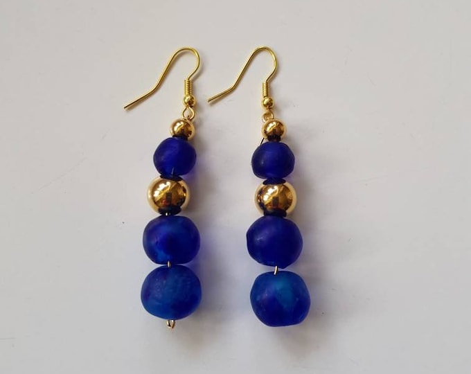 Gold filled earrings. Recycled jewelry. Recycled beads. African beads. Ghana beads. Sustainable jewelry. Handmade in Denmark. Boho fashion.