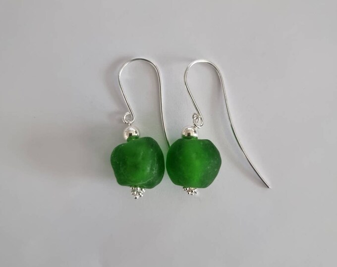 Silver earrings. Recycled jewelry. Recycled beads. African beads. Ghana beads. Sustainable jewelry. Handmade in Denmark. Boho fashion.