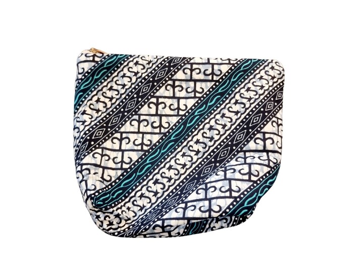 Waxprint purse. African print bag. Toiletry bag. Coin purse. Pouche for makeup. Organizer for shopper bag. Wax boho pochette. Ankara batik.