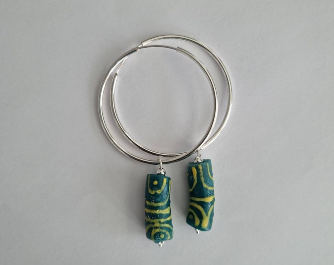 Large silver hoops. Recycled glass bead from Ghana, Africa. Sustainable jewelry. Handmade in Denmark. Boho fashion. Artisan earrings.