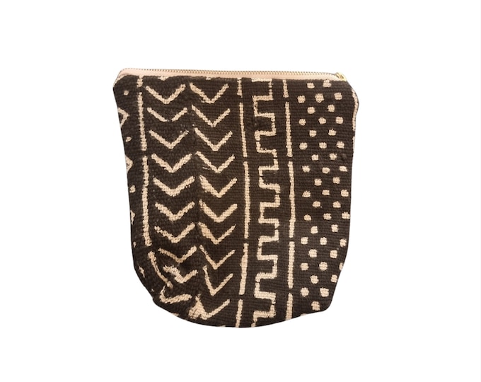 Bogolan purse. African organic cotton. Natural dye from Mali. Mudcloth bag. Coin purse. Pouche for makeup. Organizer for shopper bag.