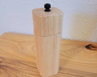 Wooden Salt or Pepper Mill / Grinder