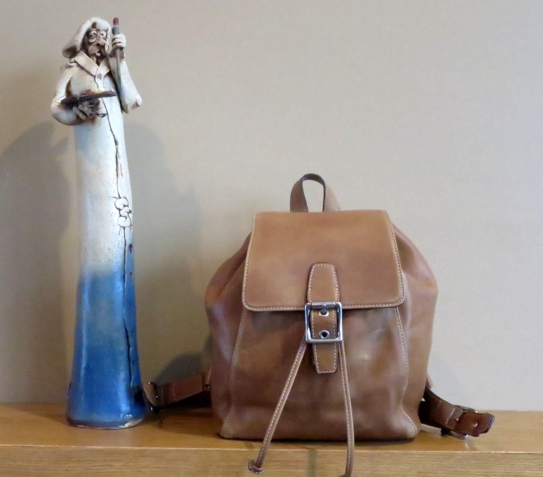 Vintage Coach Legacy Soft Backpack – British Tan Leather  display picture 2