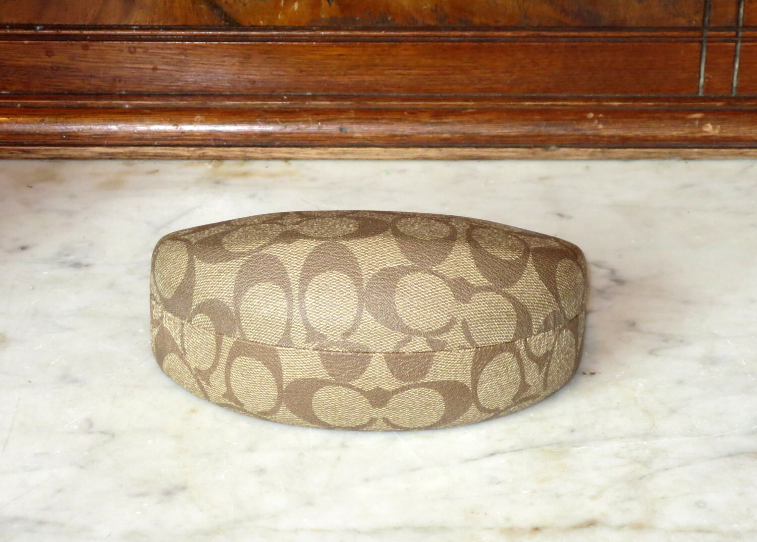 SALE Vintage Coach Clam Shell Eye Glasses Case With Brown  display picture 1