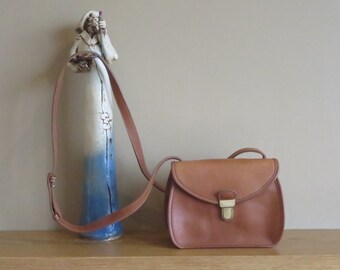 Dads Grads Sale Coach Ashland Bag In British Tan Leather With Brass Touch Lock Closure - Style No 9914- VGC