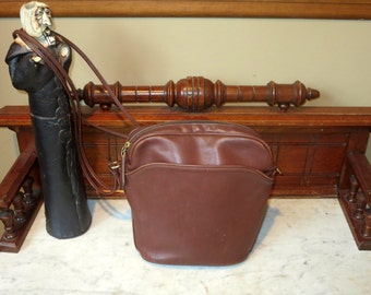 Dads Grads Sale Coach Gallery Bag In Cocoa Leather With Cross Body Strap- Style No 4028- Lightweight Collection- VGC