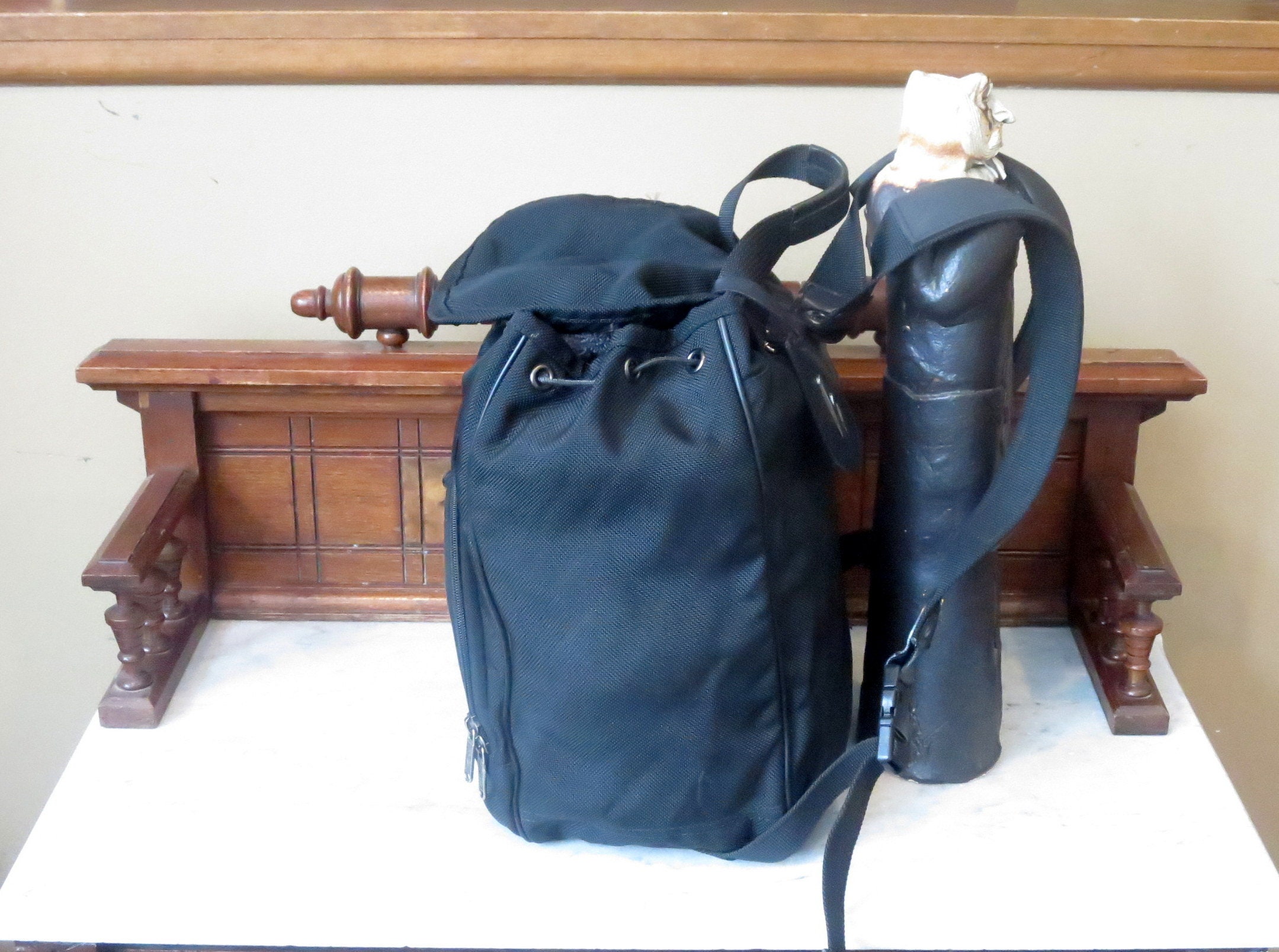 セール Hartmann バックパック（ブラックキャンバス、ブラックレザー