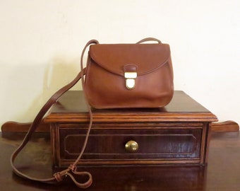 Dads Grads Sale Coach Ashland Bag In British Tan Leather With Crossbody Strap and Brass Touch Lock Closure - Style No 9914- VGC