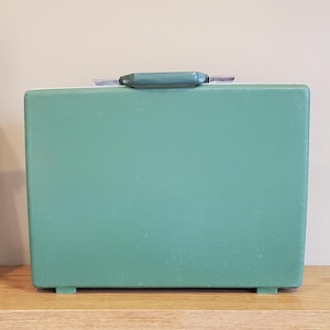 Vintage Samsonite Misty Green Hard Shell Slim Briefcase Attaché, With Pod & Leaf lining, No Key - Rare Retro- Good Clearly Used Condition