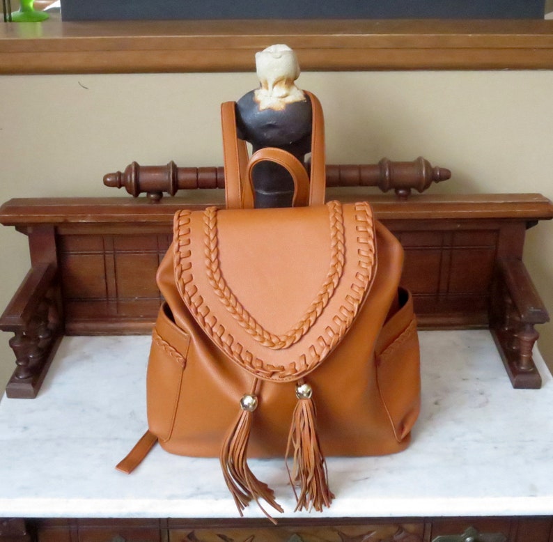 SALE Vintage Caramel Pebbled Leather Backpack With Gold Tone Hardware EUC