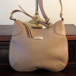 Vintage Cole Haan Tan Hobo Style Bag In Beige Leather And Adjustable Crossbody Strap With Gold Toned Hardware- EUC