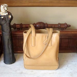 Vintage Coach Hampton Tote – Camel Leather, Nickel Hardware, Dual Straps