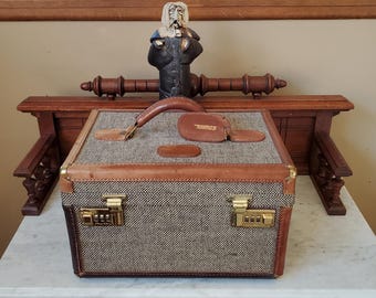 Vintage Wings Train Case With Tweed Panels, Brown Belting, Leather Trim & Solid Brass Hardware- VGC - Rare Pre-Hartmann Wings Acquisition