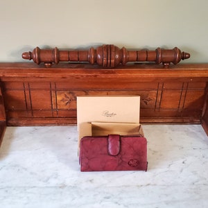 Hermosa cartera y funda para teléfono inteligente Buxton Burgundy en excelente estado, sin usar, en caja