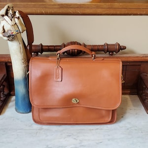 Maletín Coach Colebrooke tamaño carta vintage de piel de becerro británica con herrajes de latón y correa cruzada - Estilo 5181 - Fabricado en EE. UU. - VGC