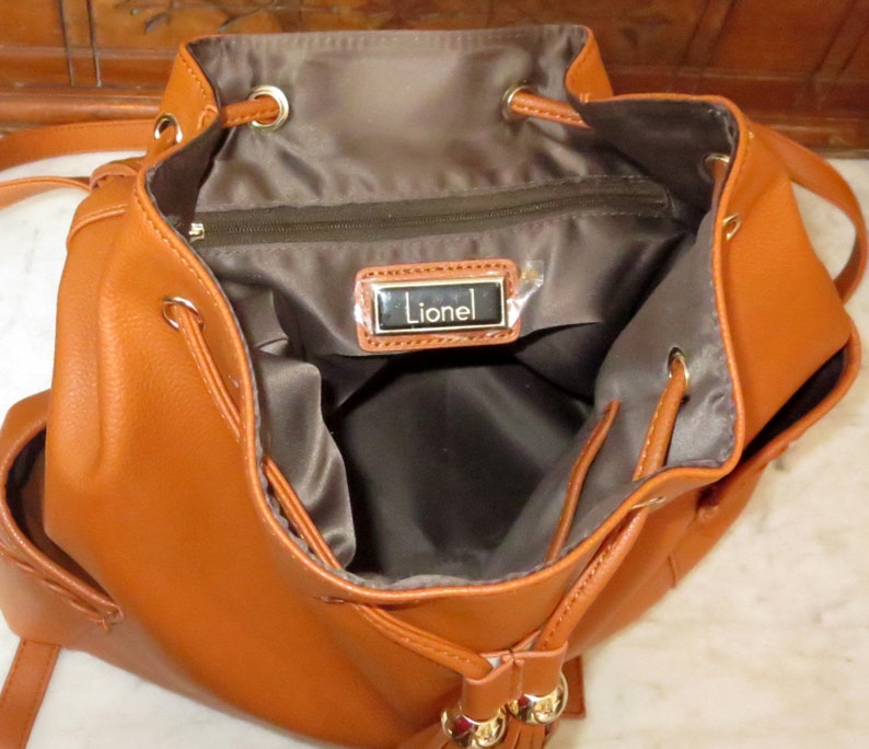 SALE Vintage Caramel Pebbled Leather Backpack With Gold Tone Hardware EUC