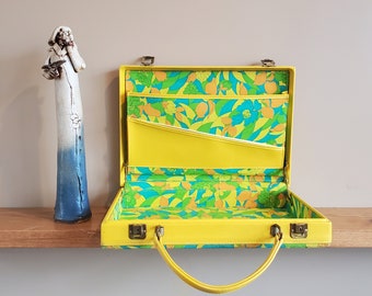 SALE Striking Yellow Vintage Attache Briefcase With Brilliant Floral Linen Panels, Bright Yellow Vinyl Trim & Gold Tone Hardware - VGC