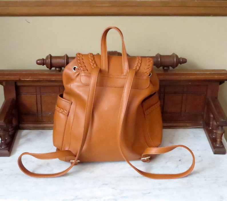 SALE Vintage Caramel Pebbled Leather Backpack With Gold Tone Hardware EUC