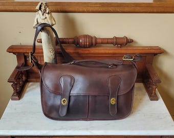 Sale Vintage Coach Musette In Brown Leather With Adjustable Strap And Brass Hardware - Style 9625 - Made In New York City- VGC - 1970s Rare!
