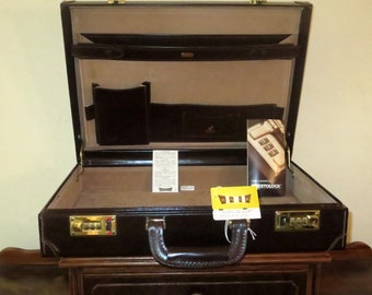 Dads Grads Sale Vintage Renwick Briefcase In Brown ( Mahogany) Leather With Brass Tone Hardware Never Used - Made In Canada - New With Tags