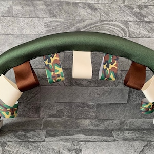 Funda para barra de parachoques con temática de camuflaje y etiquetas