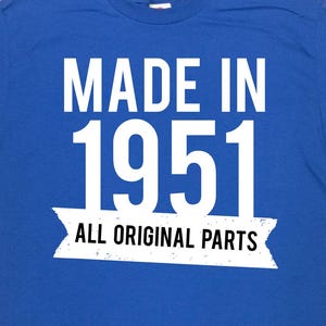 おもしろい誕生日Tシャツ 75歳の誕生日プレゼントのアイデア 男性への誕生日プレゼント 75歳のカスタムシャツ 1951年製（どの年でも可） メンズ・レディースTシャツ