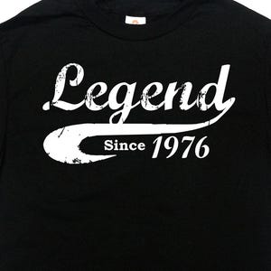 面白い誕生日シャツ 50歳の誕生日プレゼント 50歳の誕生日プレゼント カスタムTシャツ 彼への誕生日プレゼント 1976年以来の伝説 メンズ レディース Tシャツ