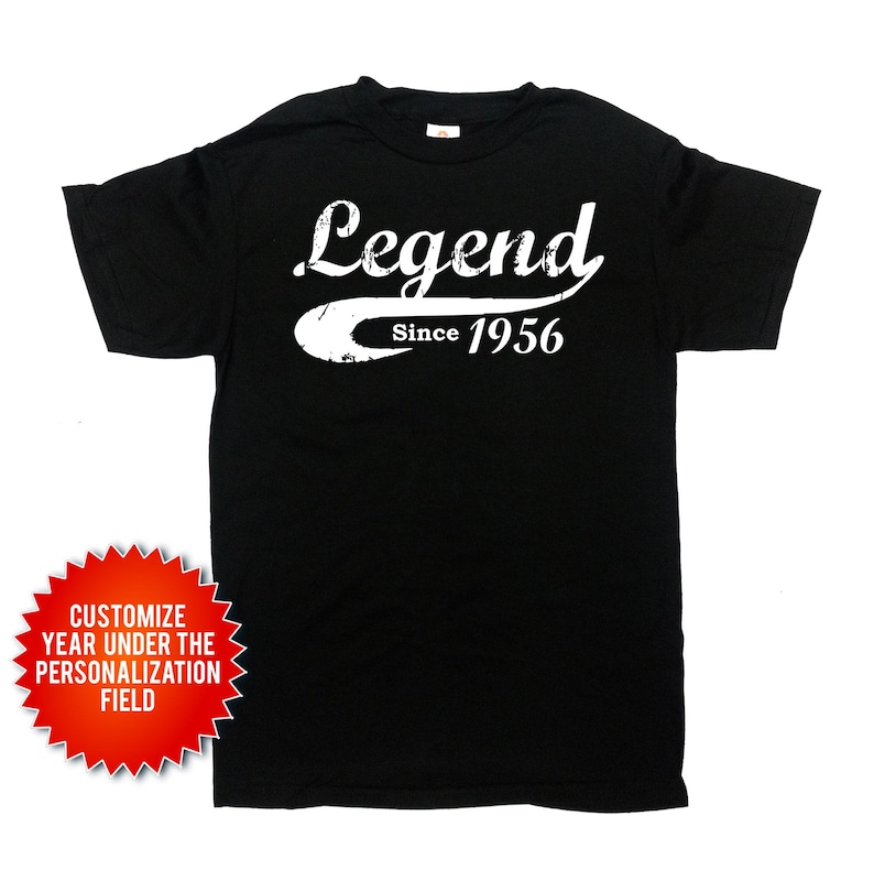 70歳の誕生日プレゼント バースデーシャツ 70歳 Tシャツ カスタムシャツ パーソナライズ 面白い誕生日 1956年以来の伝説 Tシャツ メンズ レディース ユニセックス Tシャツ 画像 1
