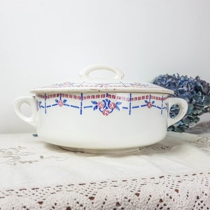 Soup tureen Saint Amand Centaure be&quot;CLAIRE&quot; model ~ Table service ~ Vintage dish ~ Pink and blue pattern ~ Vintage tableware ~ Terre de fer