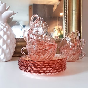 6 Rosaline LUMINARC pink glass tea cups and saucers made in France - Vintage pink tea set made in France - Pink glass cup
