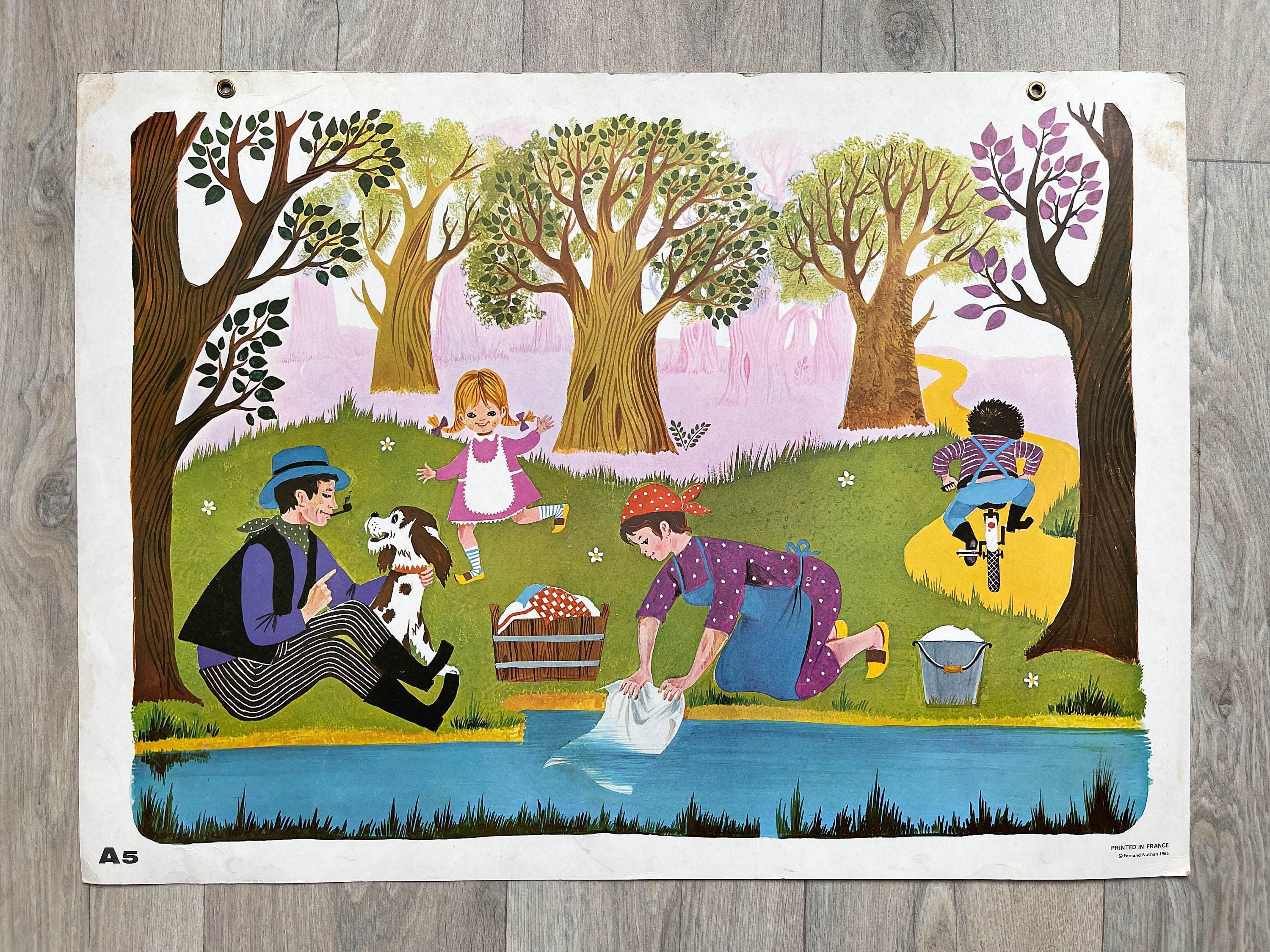 Affiche Scolaire Fernand Nathan 1965 - A5 La Rivière ~ Scène de Vie Décoration Murale Ecole ~Affiche